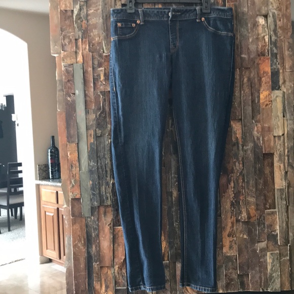 Fade to Blue Denim - Gently worn Fade to Blue Pull Up Jeans “Jeggings”